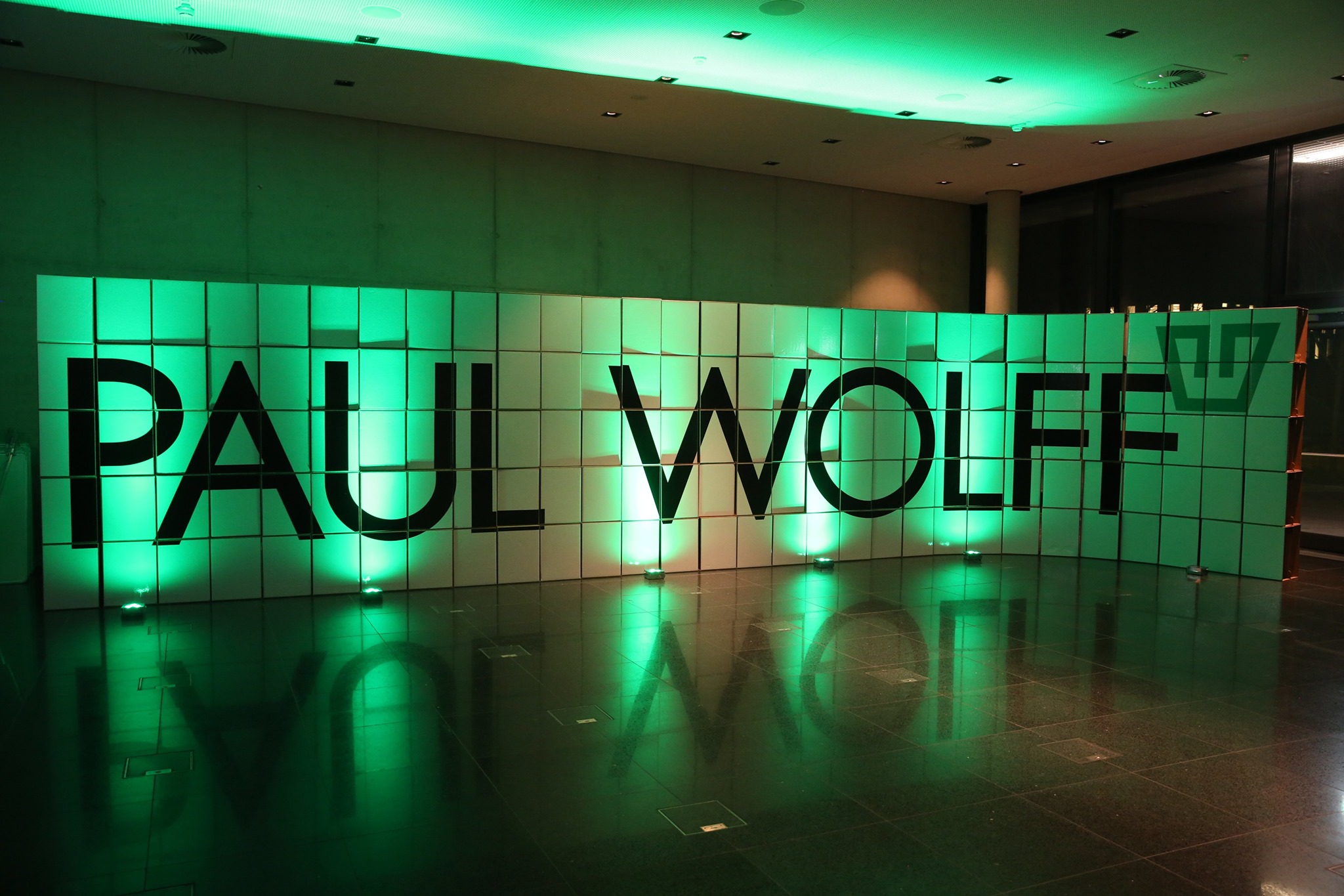 Paul Wolff Logo